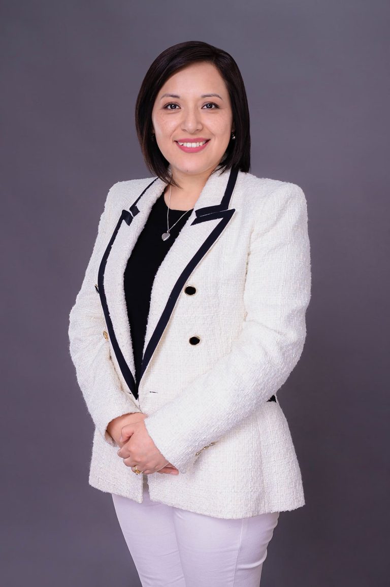 fotos para linkedin y cv pamela de paz clientes (119)