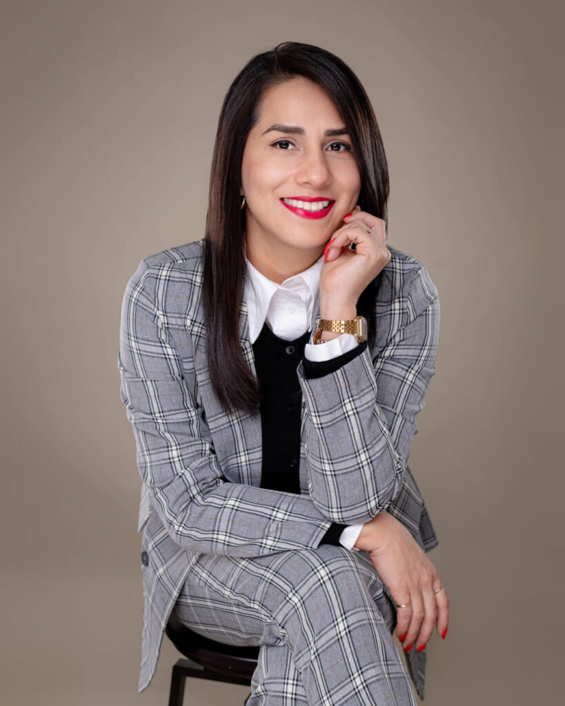 retratoscorporativos.pe-yohanella-g (4)